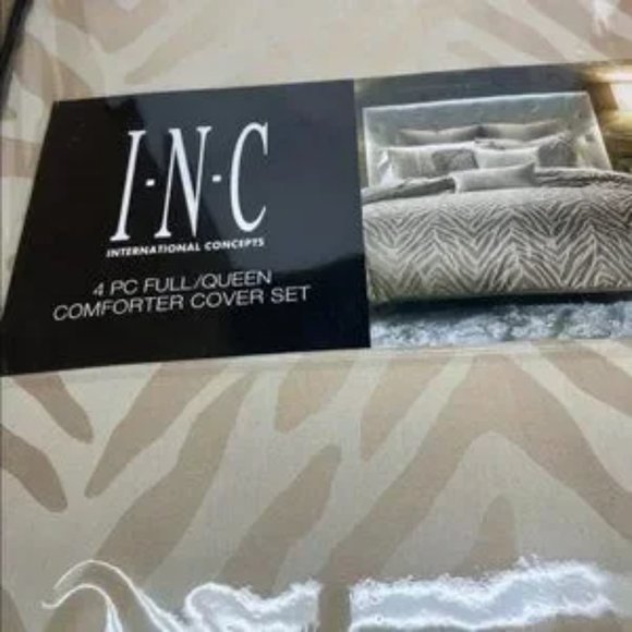 BNIB INC Sierra 4 pc comforter cover set Gold Beige Queen size - Picture 3 of 7